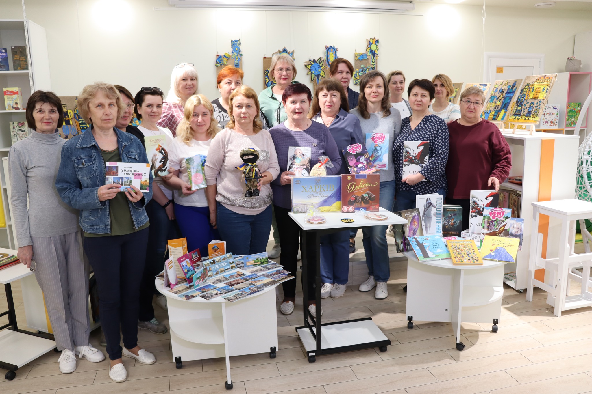 The staff of the Mykolaiv library received an unexpected and very pleasant surprise from the northeast of the country