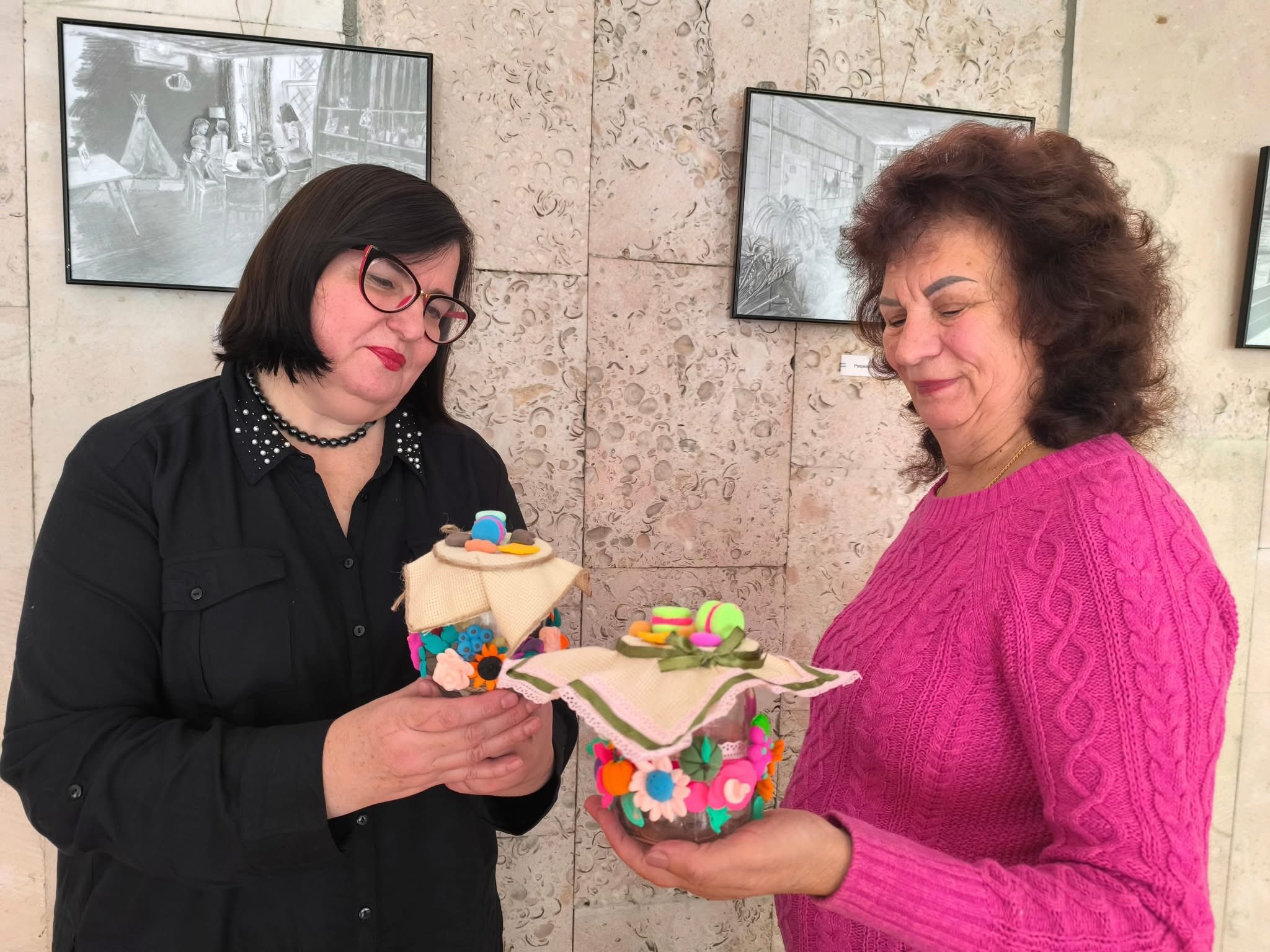 У Центральній бібліотеці ім. Марка Кропивницького відбувся яскравий майстер-клас із виготовлення декоративних ємностей для круп