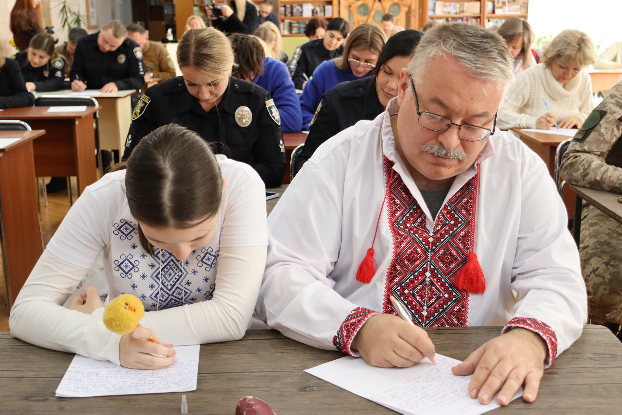 27 жовтня вся Україна писала Радіодиктант національної єдності — найбільший україномовний флешмоб, що щороку об’єднує мільйони людей